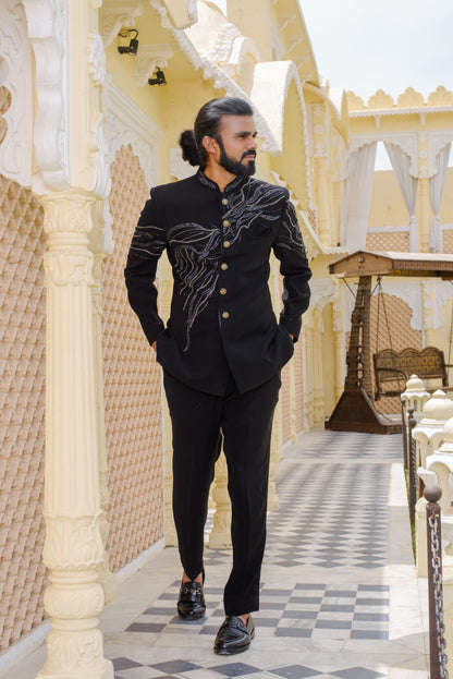 Command the moment in royal splendor